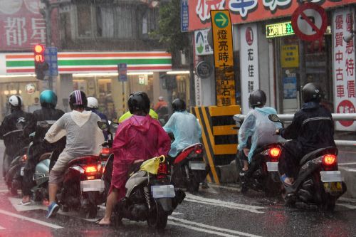 天氣預報／母親節越晚雨越猛！北台灣有較大雨勢　下週低溫探16度
