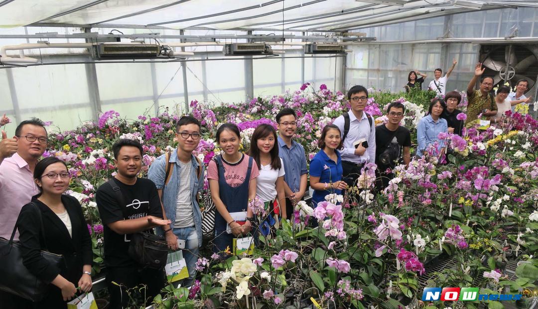 ▲屏科大的蘭花研究中心，由農學院陳福旗院長進行詳細解說。（圖／記者陳宗傑翻攝,2017.09.30）