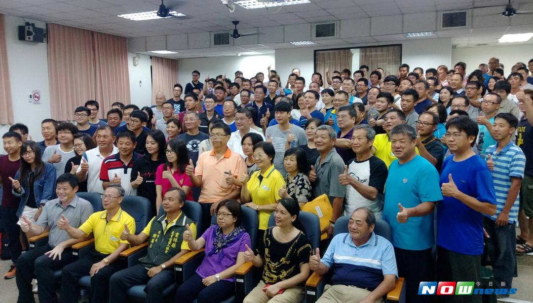 ▲農大學員們歡慶開課。（圖／記者蘇榮泉翻攝）