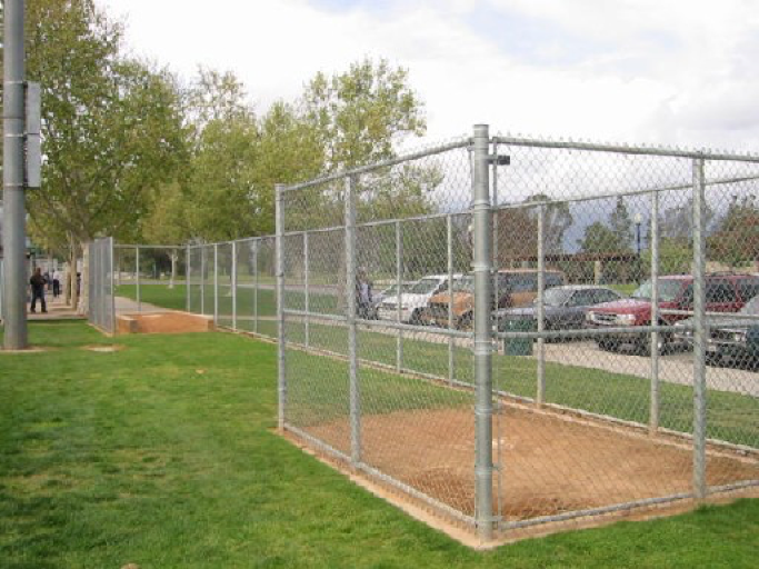 ▲投球練習區是不占空間又安全的棒壘球設施。（圖／阿宏叔叔提供）