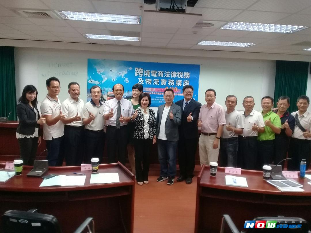 ▲商研院CDRI張皇珍副院長\\(左6\\)、行政院雲嘉南區聯合服務中心許根尉執行長\\(左7\\)、雲林縣蔡岳儒議員\\(右3\\)、虎尾鎮林文彬鎮長\\(左5\\)、虎尾科大產學處羅朝村處長\\(左4\\)。（圖／記者洪佳伶翻攝 , 2017.09.19）