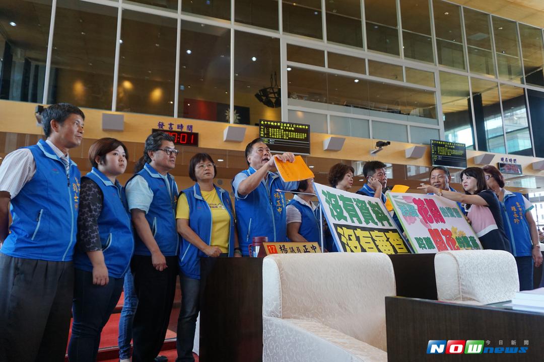 ▲台中市議會今日召開臨時會，針對2018台中花博特別預算第一次追加減預算案，國民黨籍議員要求退回，補齊資料再進行審議。（圖／柳榮俊攝 , 2017.9.18）