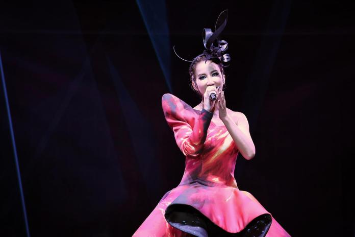 ▲李玟獨特的美式唱腔，演繹快慢歌都絲絲入扣，是首位受邀登上奧斯卡舞台表演的華人歌手。（圖／萬力達娛樂提供）