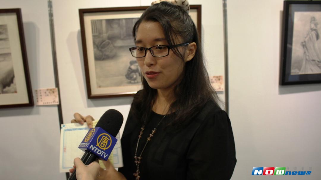 畫家陳昭靜於開幕茶會接受媒體採訪。（圖／記者蘇榮泉翻攝，2017.09.10）