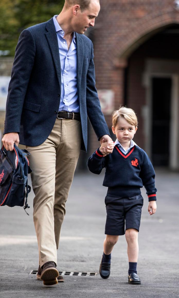 ▲喬治王子在父親威廉王子的陪同下上學。（圖／達志影像／美聯社）
