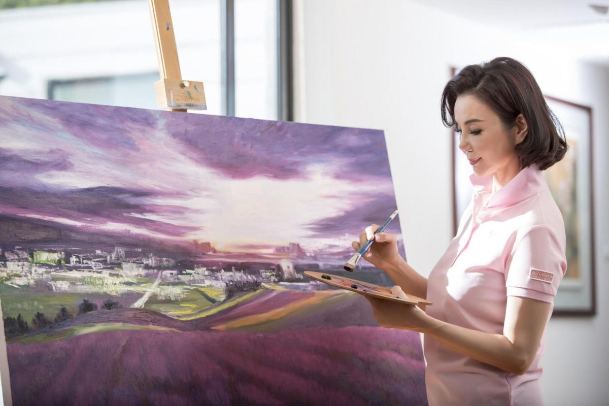 ▲謝玲玲舉辦油畫義賣會。（圖／台灣優質生命協會提供，2017.09.06）