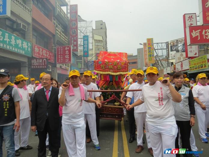 ▲竹塹中元城隍祭城隍遶境賑孤，全台80間宮廟陣頭熱鬧出巡。（圖／記者陳志偉攝，106.09.05）