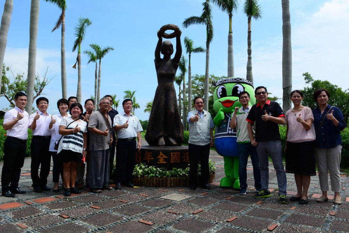 ▲「勝利女神」大型裝置藝術矗立羅東運動公園。（圖／記者李清貴翻攝 , 2017.09.04）