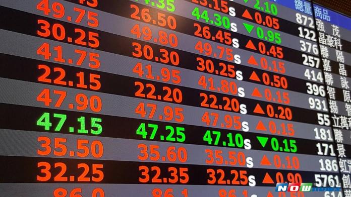 ▲東北亞情勢緊張，台股 9 月 4 日開盤跌 9.38 點，加權股價指數以 10585.44 點開出，相對抗跌。（圖／NOWnews 資料照片）
