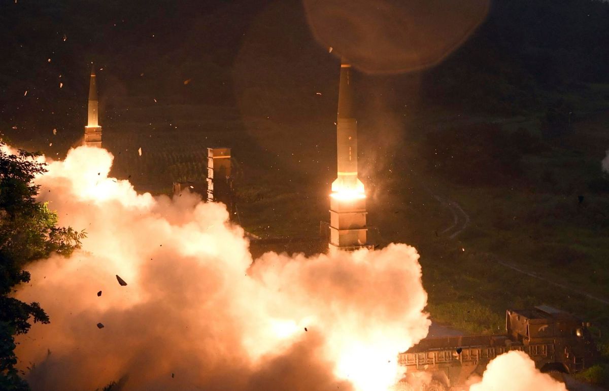 ▲為了回應北韓3日挑釁式地試爆氫彈，南韓軍方4日在一場聯合軍演時發射玄武飛彈。（圖／達志影像 ／美聯社）