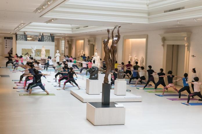 ▲奇美博物館「羅丹100」系列活動，獨家瑜伽課程爆滿登場。（圖／奇美博物館提供，2017.10.28）
