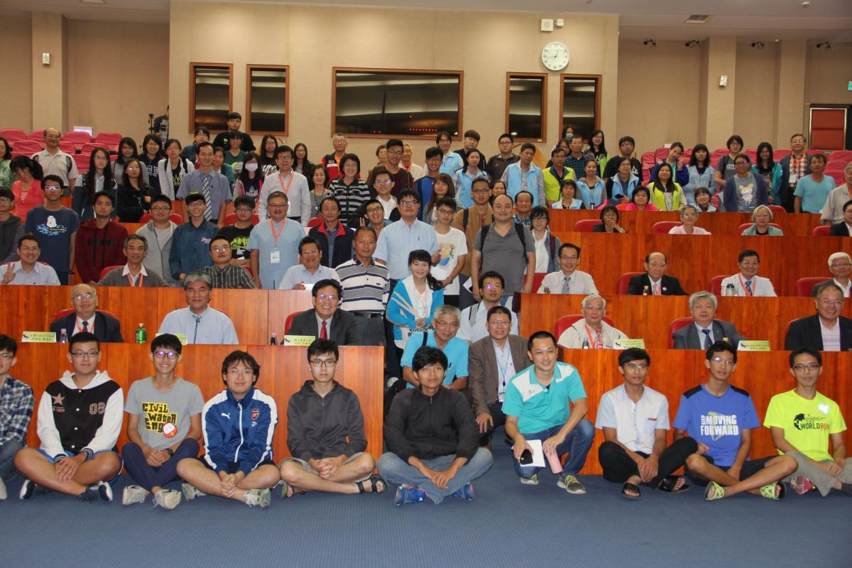 ▲與會貴賓、嘉大師生、民眾合照。（圖／嘉大提供，2017.10.23）