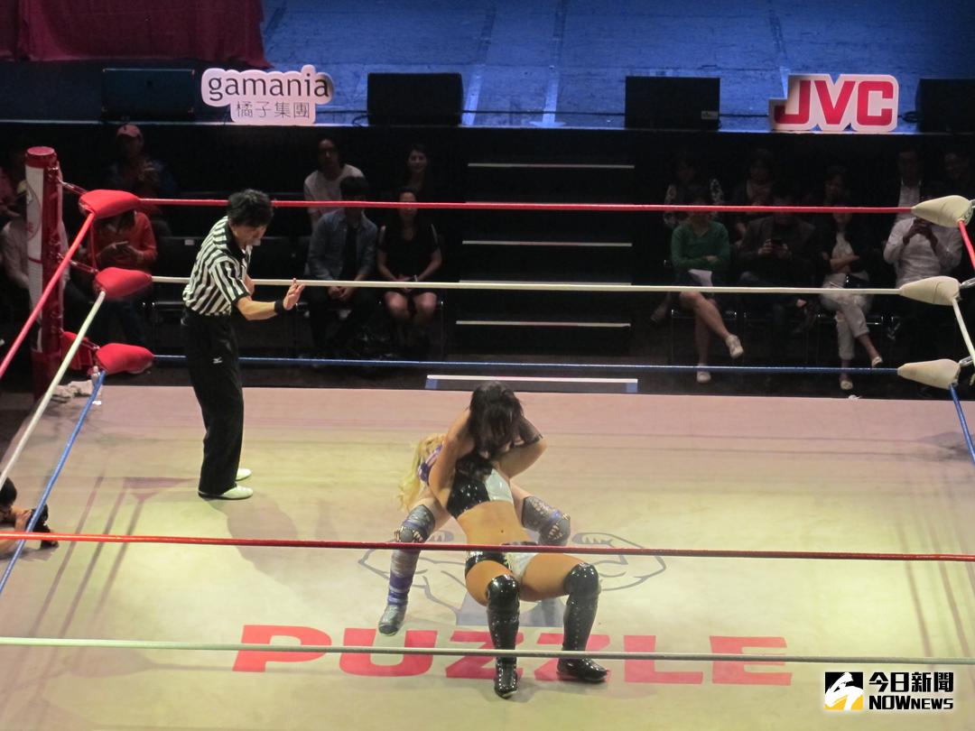 ▲由遊戲橘子贊助，日本女子摔角聯盟STARDOM登台。（圖／張育嘉攝）