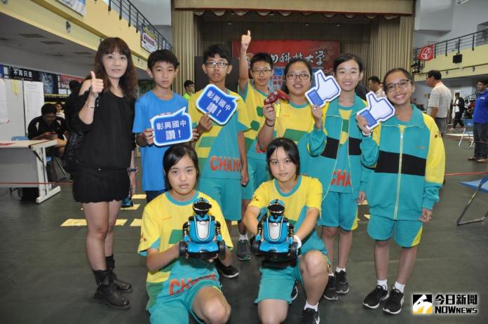 ▲彰興國中學生首度組隊跳級挑戰「DIVER 機器人足球PK 賽」。（圖／記者陳雅芳攝，2017.10.21）