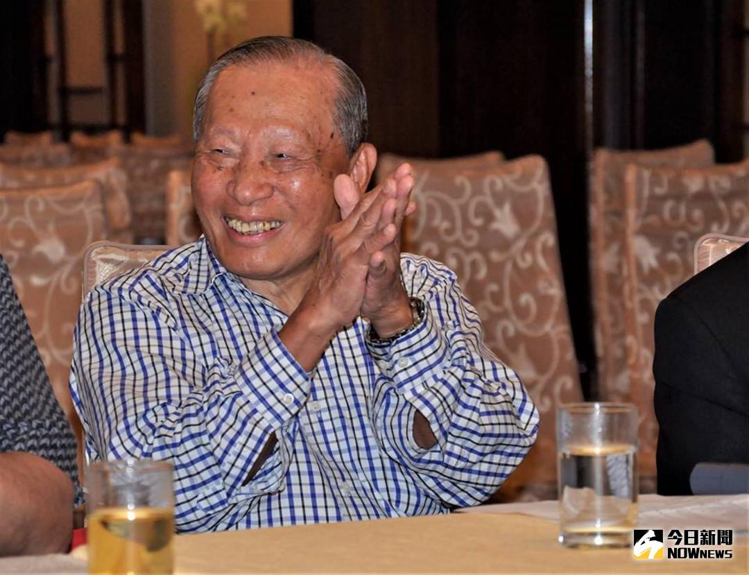 ▲職棒之父洪騰勝是怎樣的人？吳俊達認為沒有他就沒職棒。（圖／NOWnews資料照）