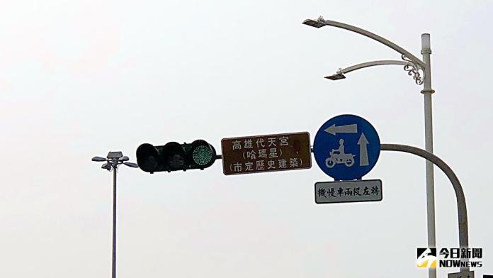 ▲台南市將試辦取消機車兩段式左轉。（圖／記者郭俊暉攝）