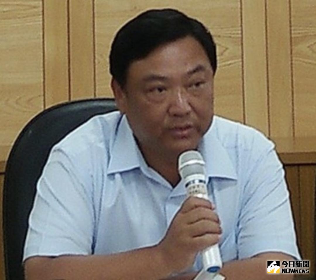 ▲杉林區長鍾炳光表示，高雄市今年推動「給長輩關心、使長輩開心、讓家屬放心、保障老本、照顧老身、珍惜老伴、結交老友、安全老屋」等「３心５老」政策。希望讓長輩能夠生活自在、活出精彩、活出自我。（圖／記者宋汝夔攝）