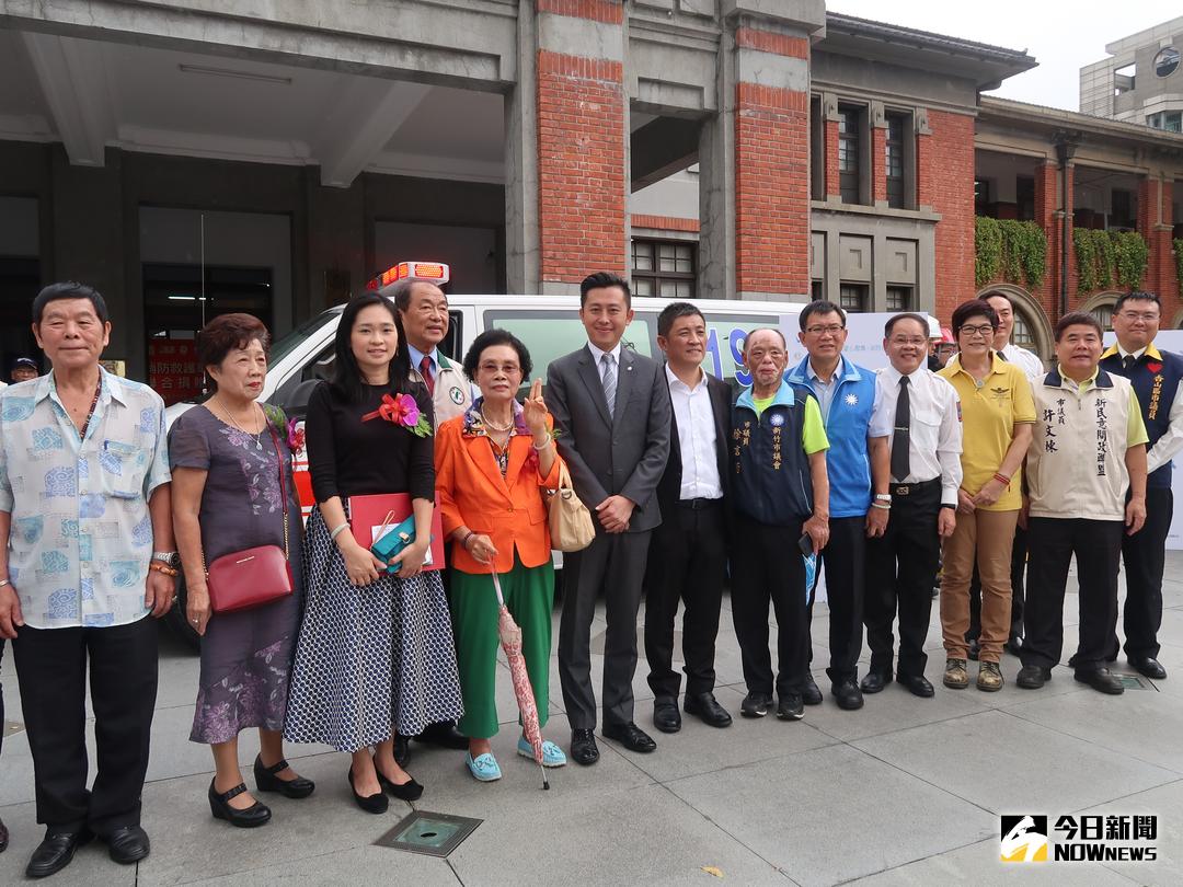 ▲市民善心挹注消防裝備，林智堅感謝讓城市充滿幸福。（圖／記者陳志偉攝，2017.10.19）