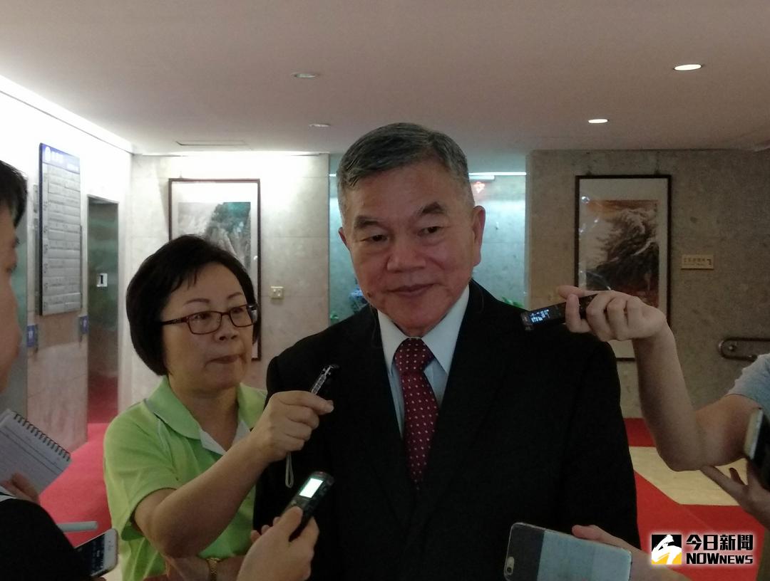 ▲美商高通公司遭公平會重罰 234 億元。經濟部今日表達憂慮，恐影響未來外商在台投資。圖為經濟部長沈榮津。（圖／記者陳家蕙攝,2017.10.12）