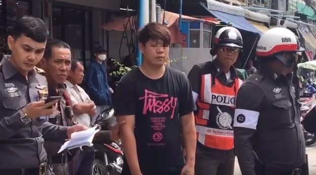 ▲疑似台灣人的男子在泰國持有毒品，遭到警方逮獲。（圖／翻攝自แม่สายเออีซี - สื่อสร้างสรรค์臉書, 2017.10.16）