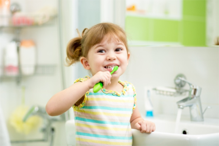 ▲幫小朋友刷牙可真是傷透許多父母的腦筋，究竟讓孩子乖乖刷牙有什麼好方法呢？（圖／資料照片）