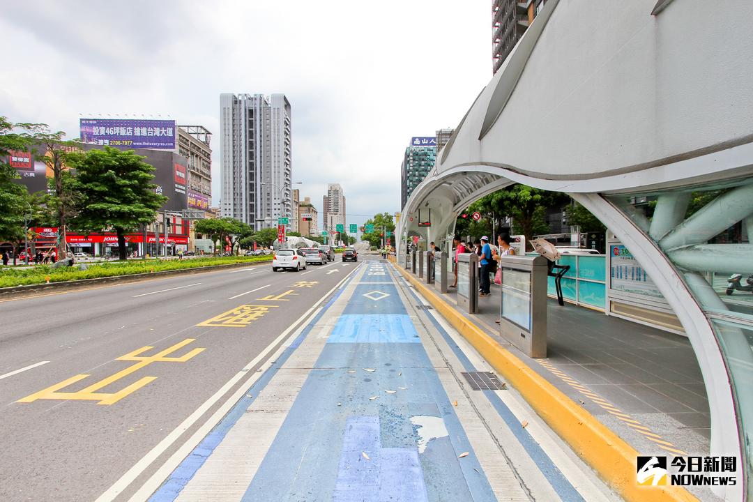 ▲優化公車專用道10月16日起夜間逐段刨鋪路面，部分優化公車站將暫時封閉。（圖／市政府提供 , 2017.10.12）