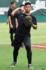 中職／越級打怪！廖健富回憶史上最年輕第一場先發的感覺
