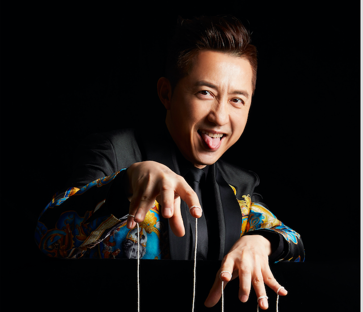 ▲庾澄慶（哈林）在新歌〈猴喜翻〉中模仿猴子的聲音。（圖／福茂提供 , 2017.10.03）