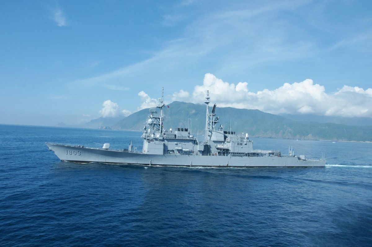 ▲海軍舷號1803的左營軍艦巡弋海疆雄姿。（圖／軍聞社提供）