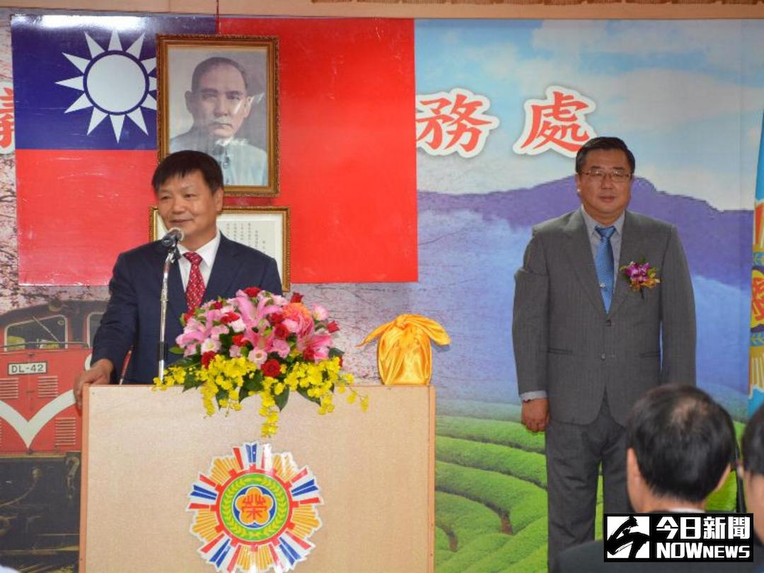 ▲輔會副主任委員李文忠主持新任處長郭豫布達儀式。（圖／記者郭政隆攝，2017.10.2）