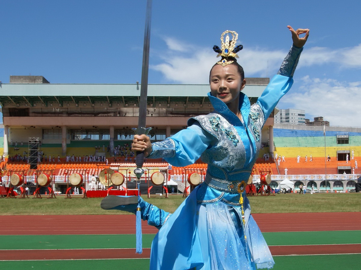 ▲參與這次世大運太極門太極陣「薪傳．傳心」的演出，身心靈都經過洗滌與淬鍊，賴姵彣超越極限、突破自我，是自己人生中的最佳金牌得主。（圖／太極門提供2017.10.1）