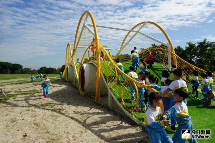 ▲竹市風的運動場3大遊具重新啟用，打造親子遊憩新景點。（圖／記者陳志偉攝，2017.11.28）