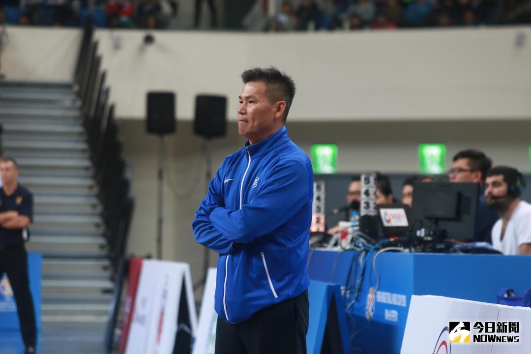 ▲ 2017年世界盃資格賽 中華vs.澳洲。圖為中華隊總教練周俊三。（圖／記者葉政勳攝 , 2017.11.24）