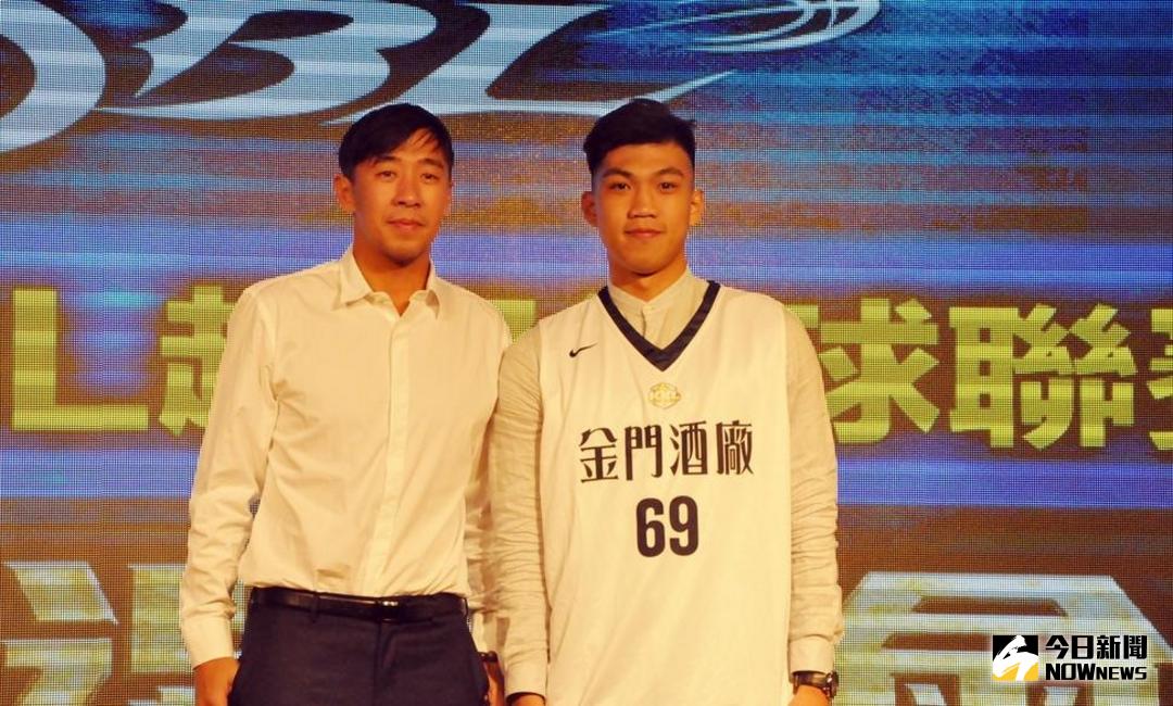 ▲金酒榜眼黃泓瀚（右）。（圖／NOWnews資料照）