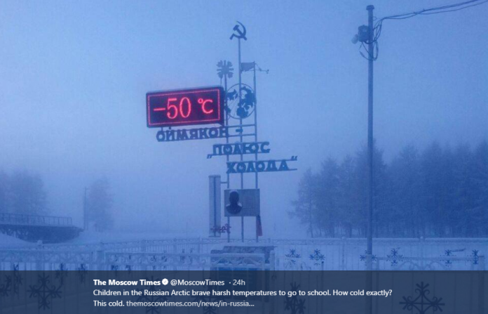 ▲俄羅斯東北部村莊奧伊米亞康（Omyakon）的停課標準為零下52度，因此即使氣溫只有零下50度，學生們還是得乖乖出門上課。（圖／翻攝自推特）