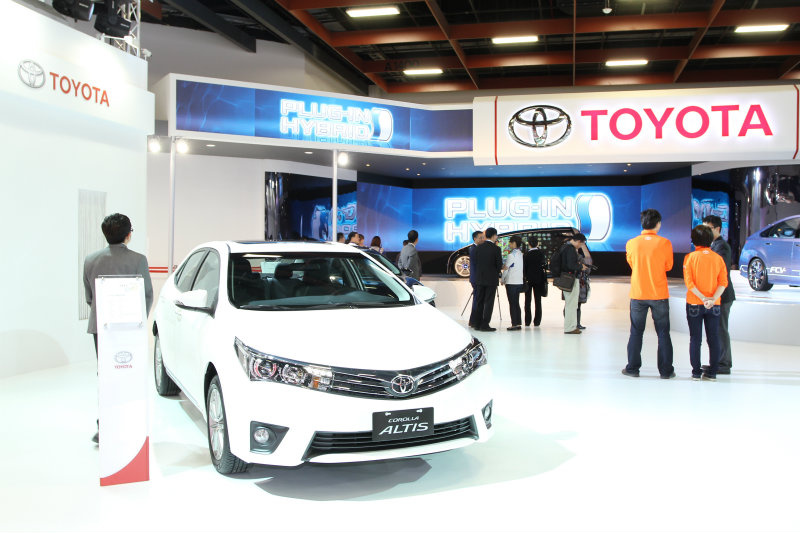 ▲近年來國產車市占率節節敗退，甚至連台灣汽車龍頭和泰汽車生產的豐田神車「Camry」，明天新款也將退出國產行列。（圖／翻攝自《癮車報》）