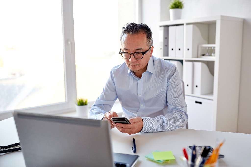 ▲天天用3C，小心視力黑點找上你！（圖／公關照片）