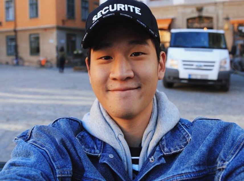 ▲周興哲爆大頭症。（圖／翻攝自臉書，2017.11.01）