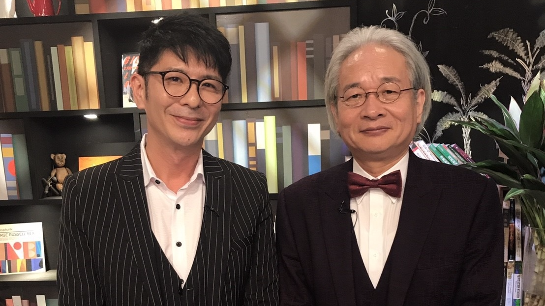 ▲荒山亮（左）與馮光遠都有「被槍指著頭」的經驗。（圖／民視提供 , 2017.11.21）