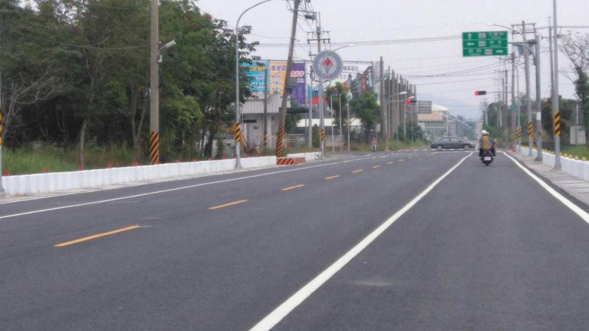 ▲甲樹路道路拓寬工程，行車更順暢。（圖／邱志偉服務處提供）