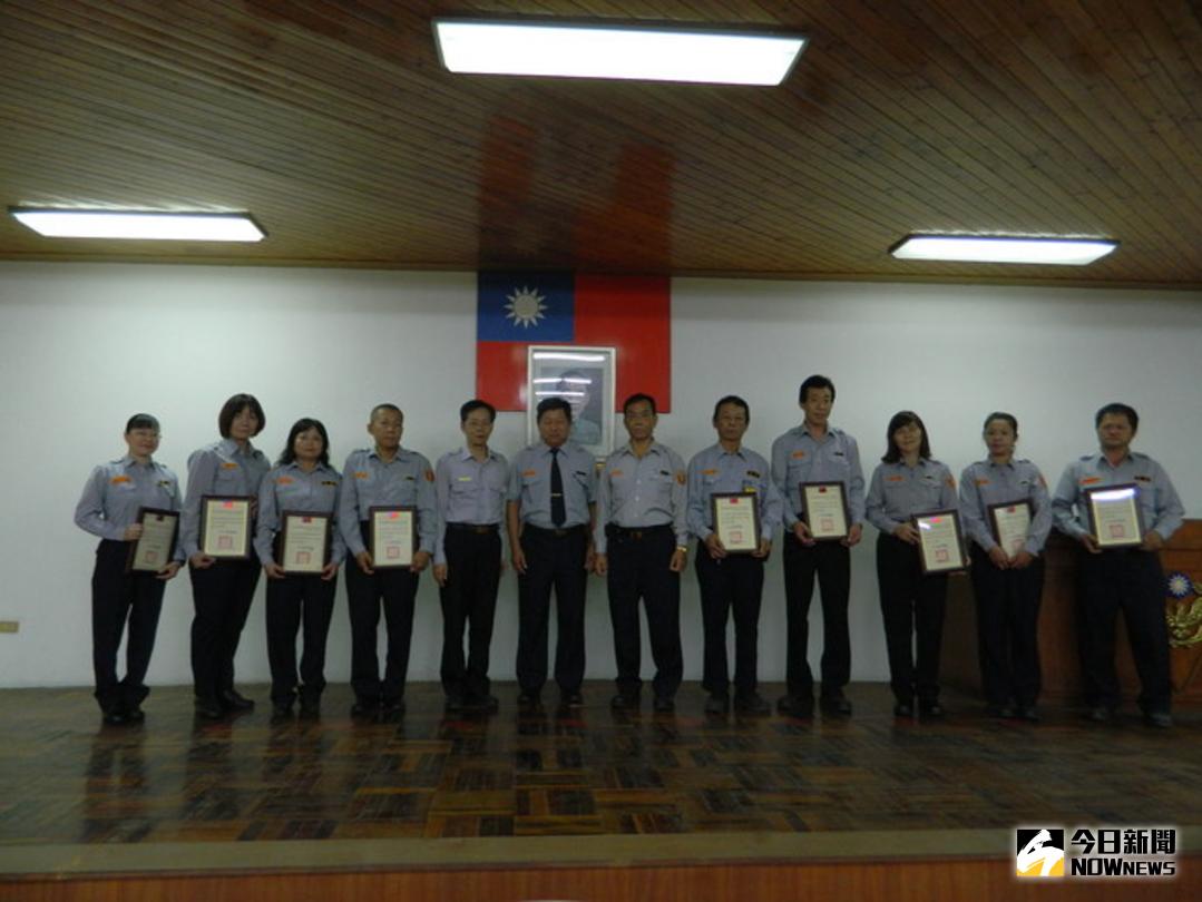 ▲虎尾警分局辦理106年下半年義勇警察常年訓練暨表揚績優隊員。（圖／記者洪佳伶翻攝 , 2017.11.15）