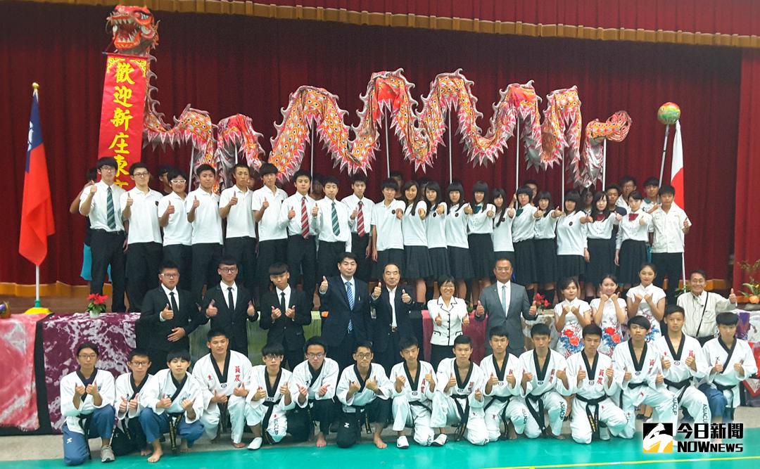 ▲日本高校第二度到員林農工參訪交流，並進行全英語發言的5國論壇，論壇主題是以「聯合國憲章中強調食物為基本人權」出發。（圖／記者陳雅芳攝，2017.11.15）