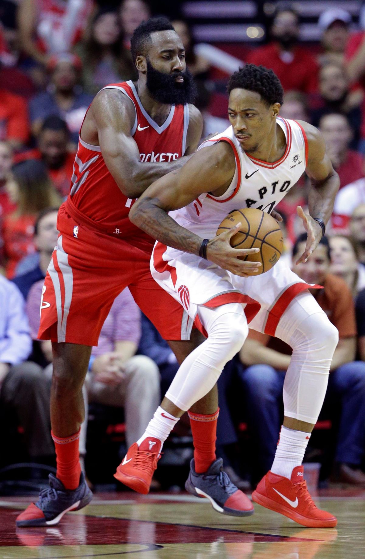 ▲暴龍一哥DeMar DeRozan\\(右\\)（圖／美聯社／達志影像）