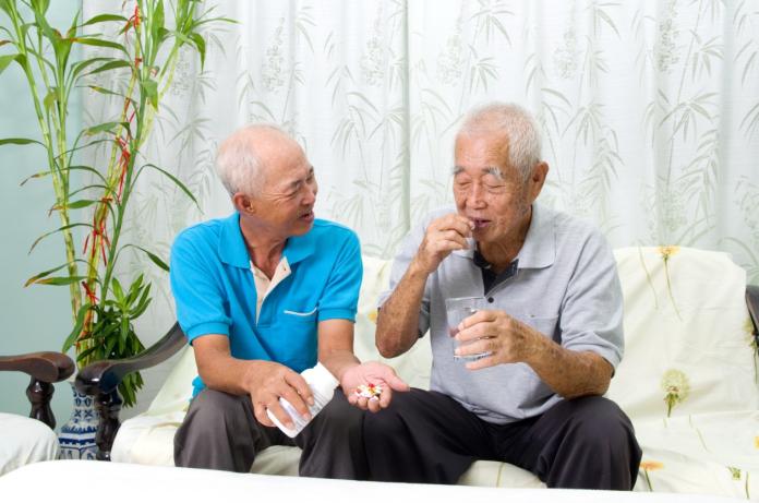 ▲台灣已步入高齡化社會，家中長者的用藥安全需要從旁協助把關。（圖／公關照片）