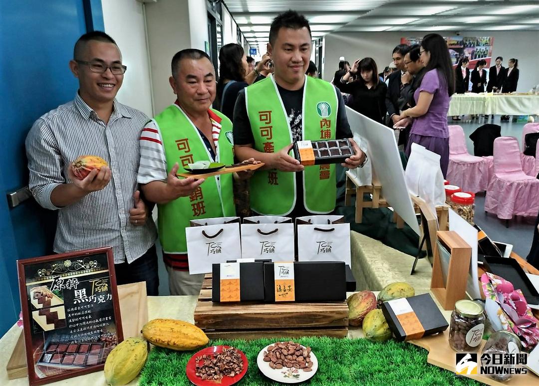 ▲內埔鄉TC巧鋪邱濬文、邱濬宇兄弟在比賽中得金可獎及銀可獎。（圖／記者陳宗傑攝,2017.11.14）