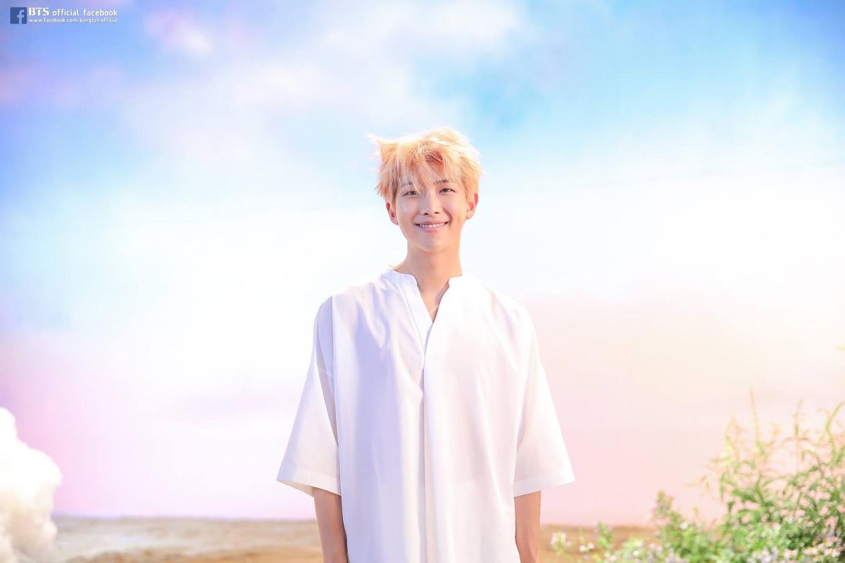 ▲防彈少年團隊長Rap Monster，正式宣布改藝名為「RM」。（圖／翻攝自臉書 , 2017.11.14）