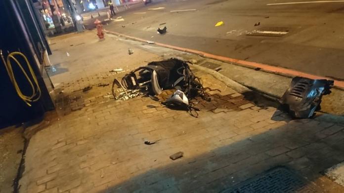 ▲肇事現場機車嚴重受損。（圖／翻攝自「台灣新聞記者聯盟資訊平台」臉書）
