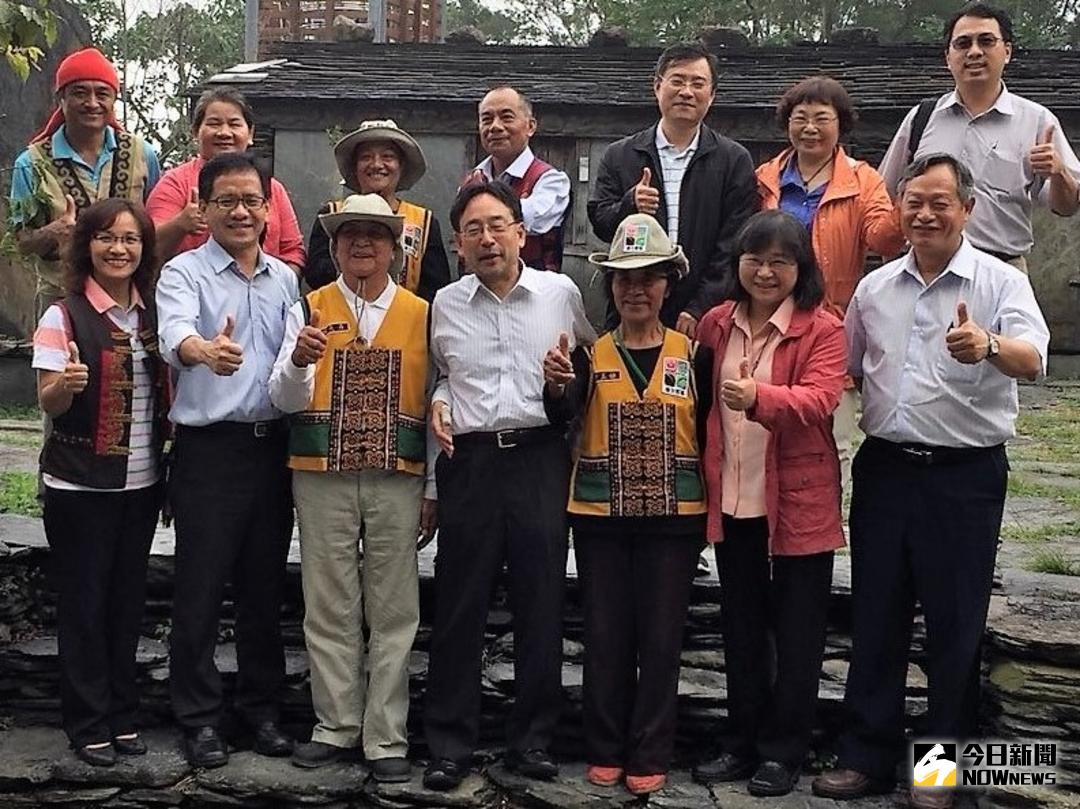 ▲水保局今（13）日邀請日本綜合研究所主席研究員藻谷浩介，訪視屏東縣三地門鄉德文部落。（圖／記者黃文博翻攝，2017.11.13）