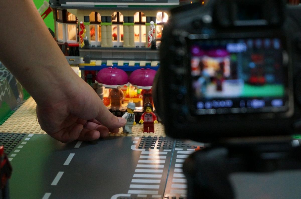 ▲拒絕當很一般的商學院學生，七項國際影展的叛逆導演王靖。（圖／王靖提供）