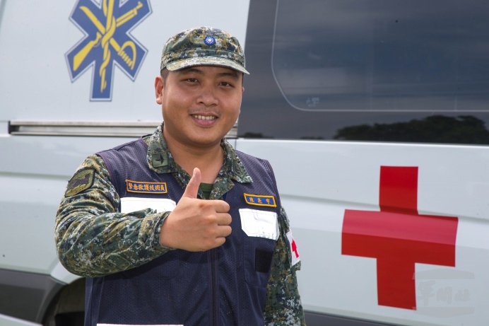 ▲ 陸軍2支部衛生連的士官長陳亮宇，部隊表現備受肯定，轉服軍官，持續在醫務崗位上服務。（軍聞社記者莊家宏攝）
